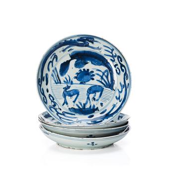 925. A set of four blue and white dishes, Ming dynasty, Wanli (1572-1620).