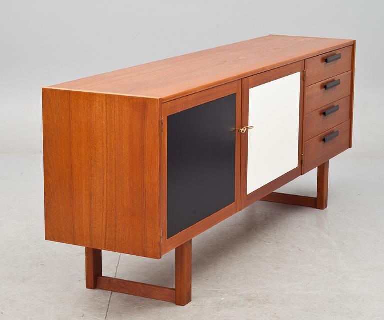 SIDEBOARD, "Domi Monté", Nils Jonsson, Troeds.