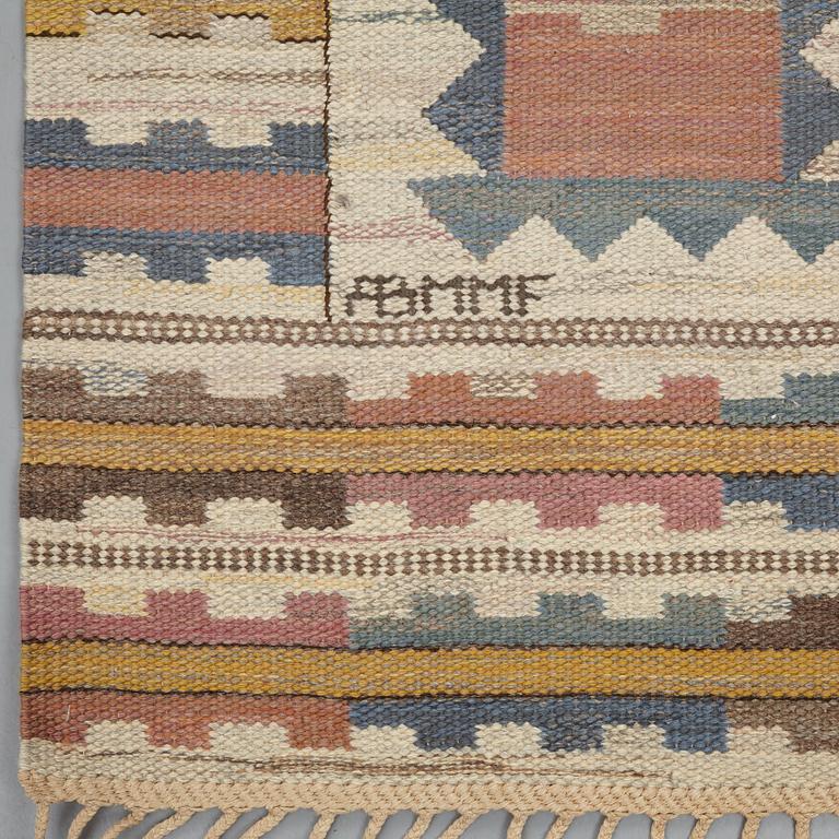 Märta Måås-Fjetterström, matto, "Ljusa plador", flat weave, ca 265,5-267 x 197,5-199 cm, signed AB MMF.