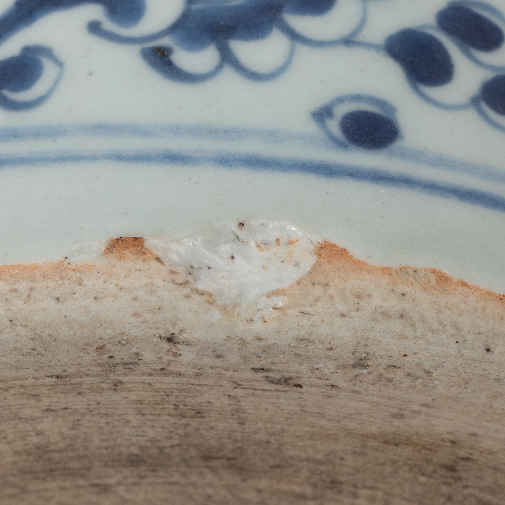 A Chinese blue and white porcelain jar with cover, Qing dynasty, Kangxi (1662-1722).