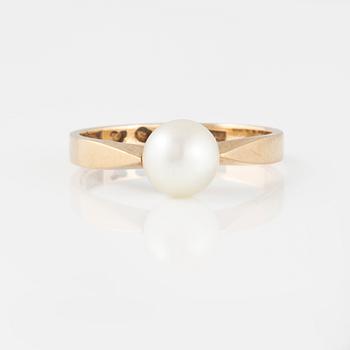 RING, med odlad pärla.