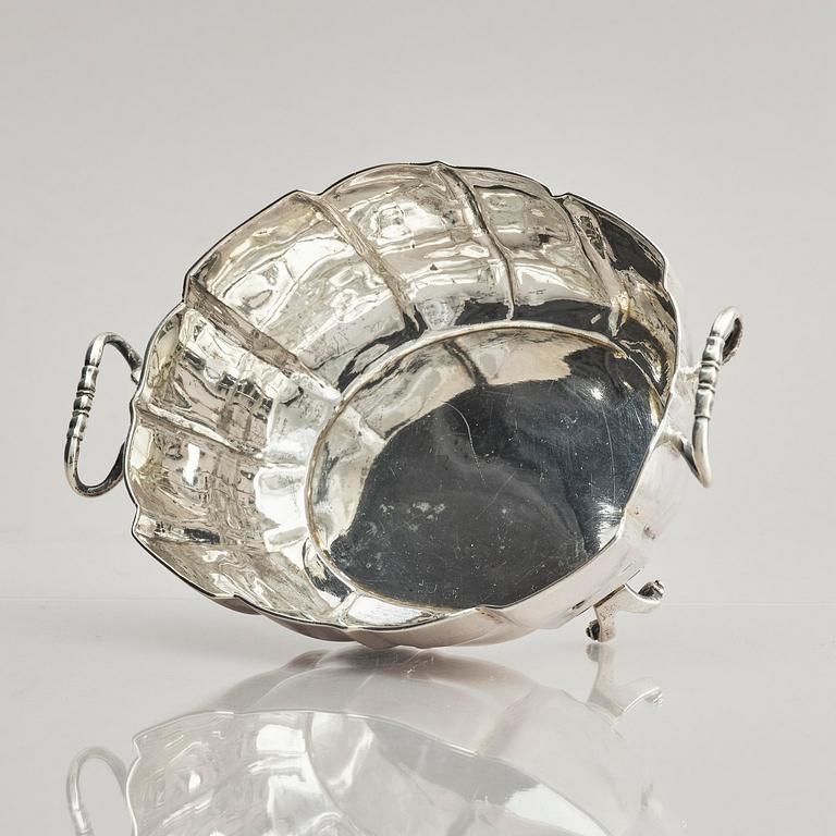 A Swedish 18th century silver bowl, mark of Christoffer Wasserman (active 1734-1770), Lindesberg.