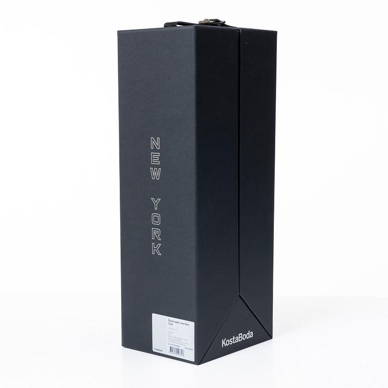 Lena Bergström, skulptur, glas, "Skyscraper one New York", Kosta Boda, limited edition 279/299, signerad, 2023.