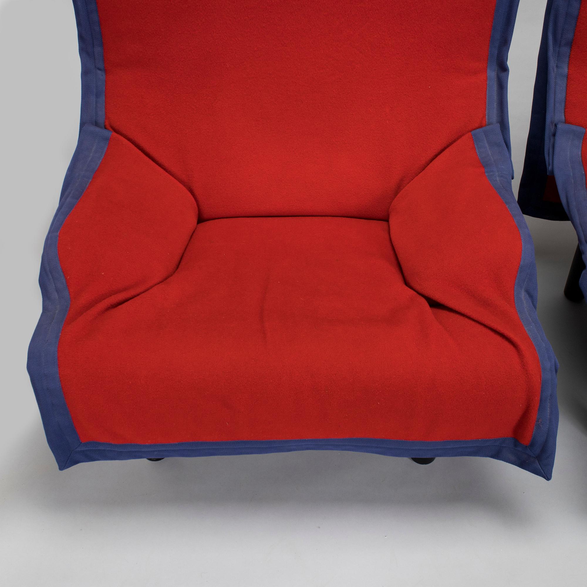 Vico Magistretti, A pair of "Sinbad" armchairs for Cassina, designed in 1981.
