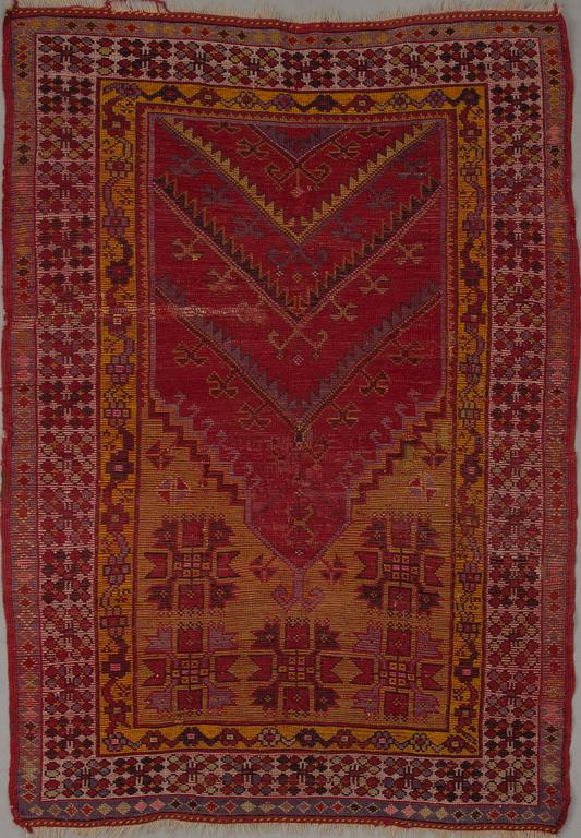 BÖNEMATTA, antik. Ca 146x102 cm.