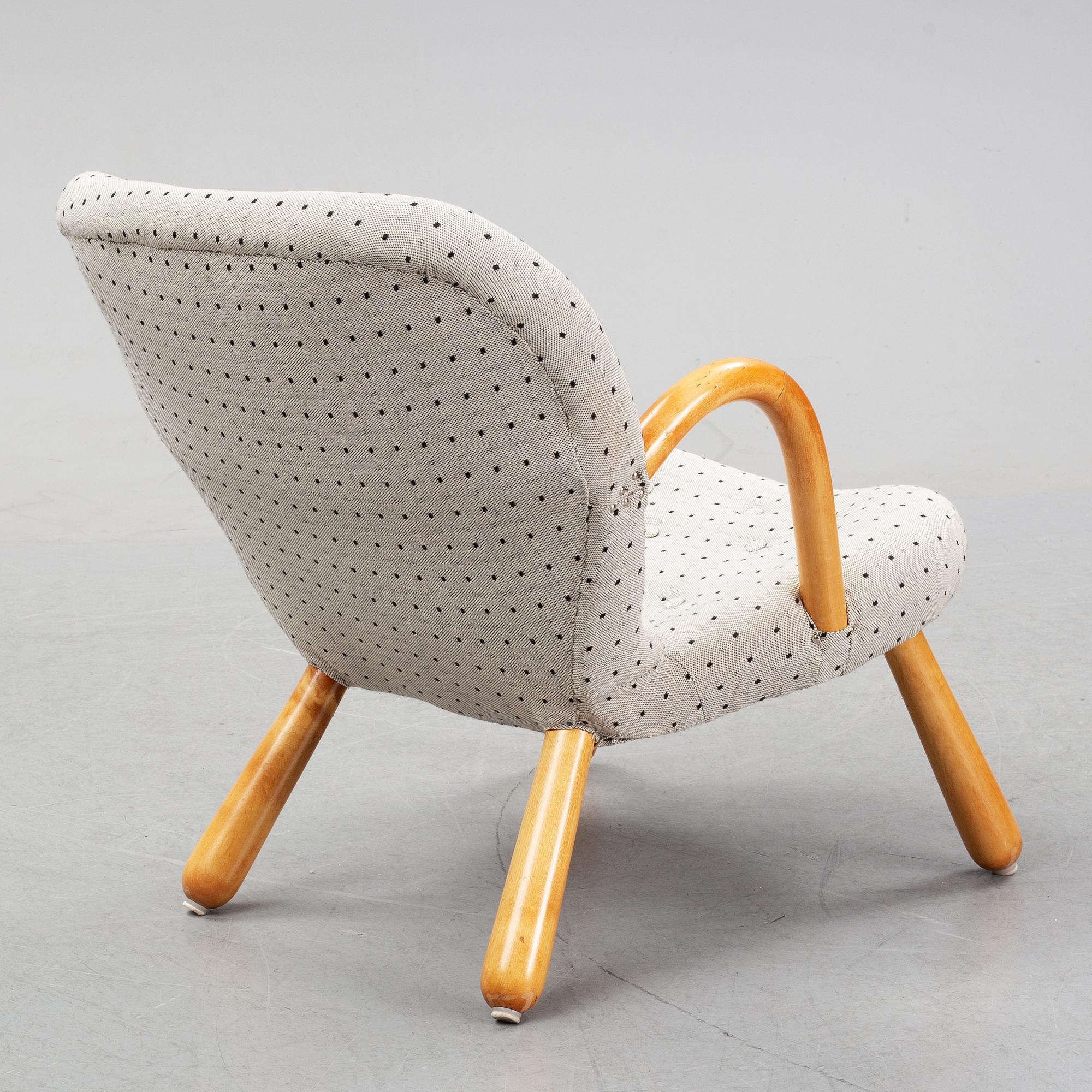 A Swedish Modern "Clam Chair" or "Muslingestol", 1940-50's.
