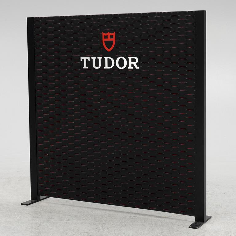 Display material, three pieces, Tudor.