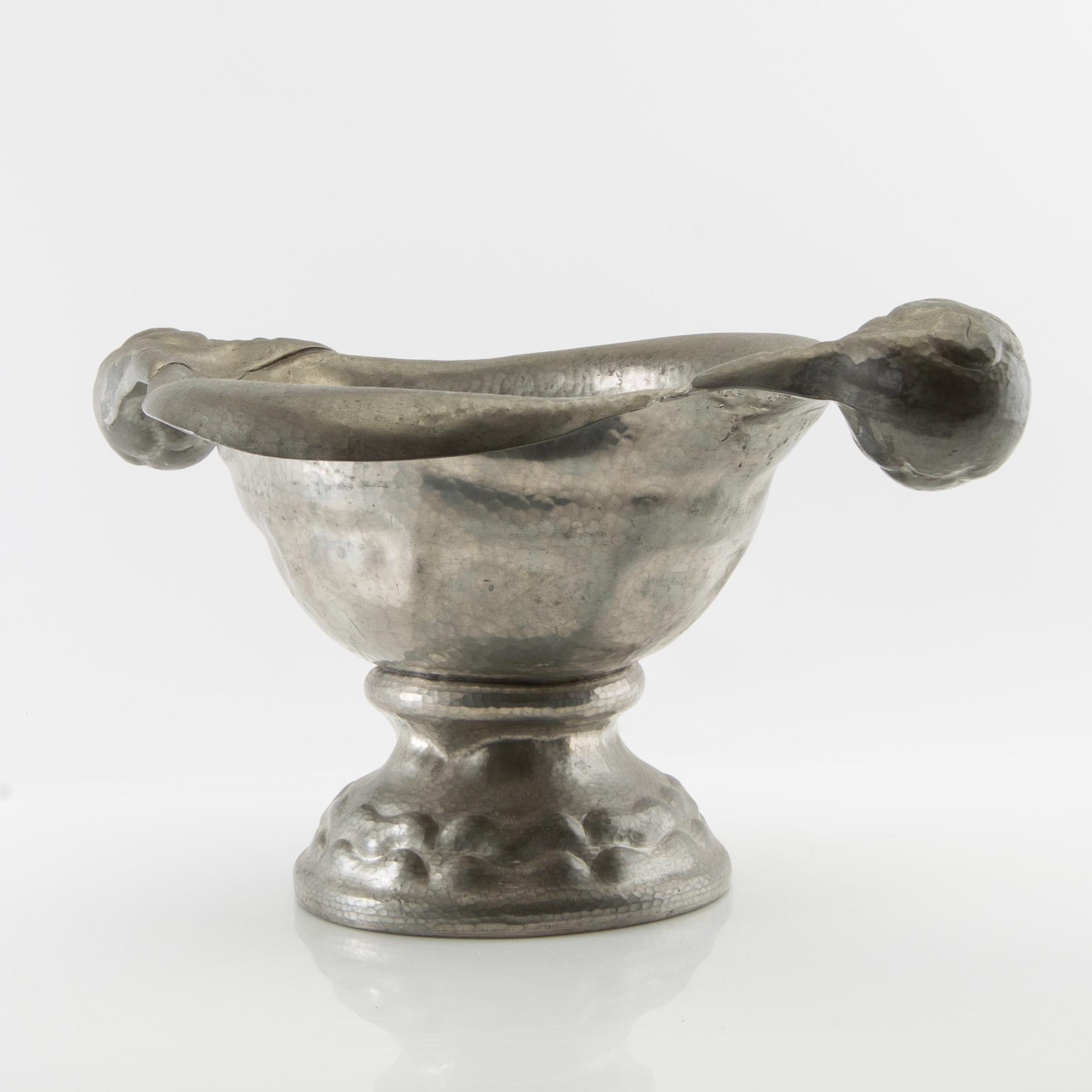 Bowl on foot Jugend early 20th century Denmark.