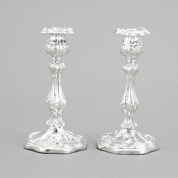 LJUSSTAKAR, ett par, silver, nyrokoko, Petter Wigren Malmö 1848.