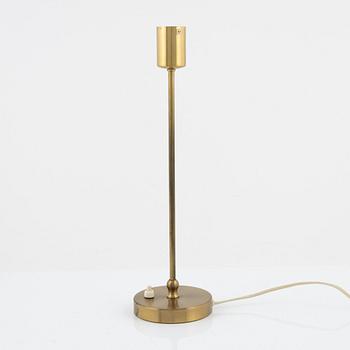 Josef Frank, bordslampa, modell 2332, Firma Svenskt Tenn.