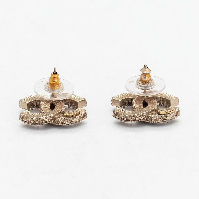 Chanel, "CC Baroque enamel" örhängen, 2014.