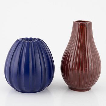 Vicke Lindstrand, vases and bowl, 4 pieces, Upsala-Ekeby, second half of the 20th century.