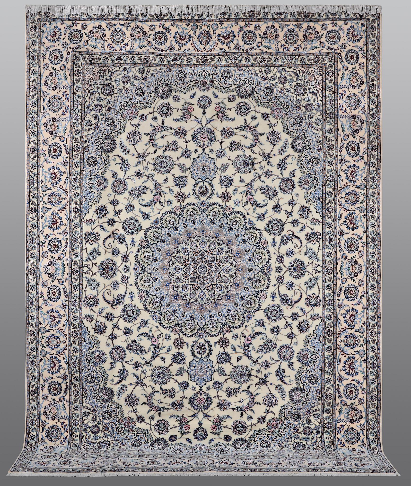 MATTA, Nain 6 LAA, part silk, ca 325 x 250 cm.