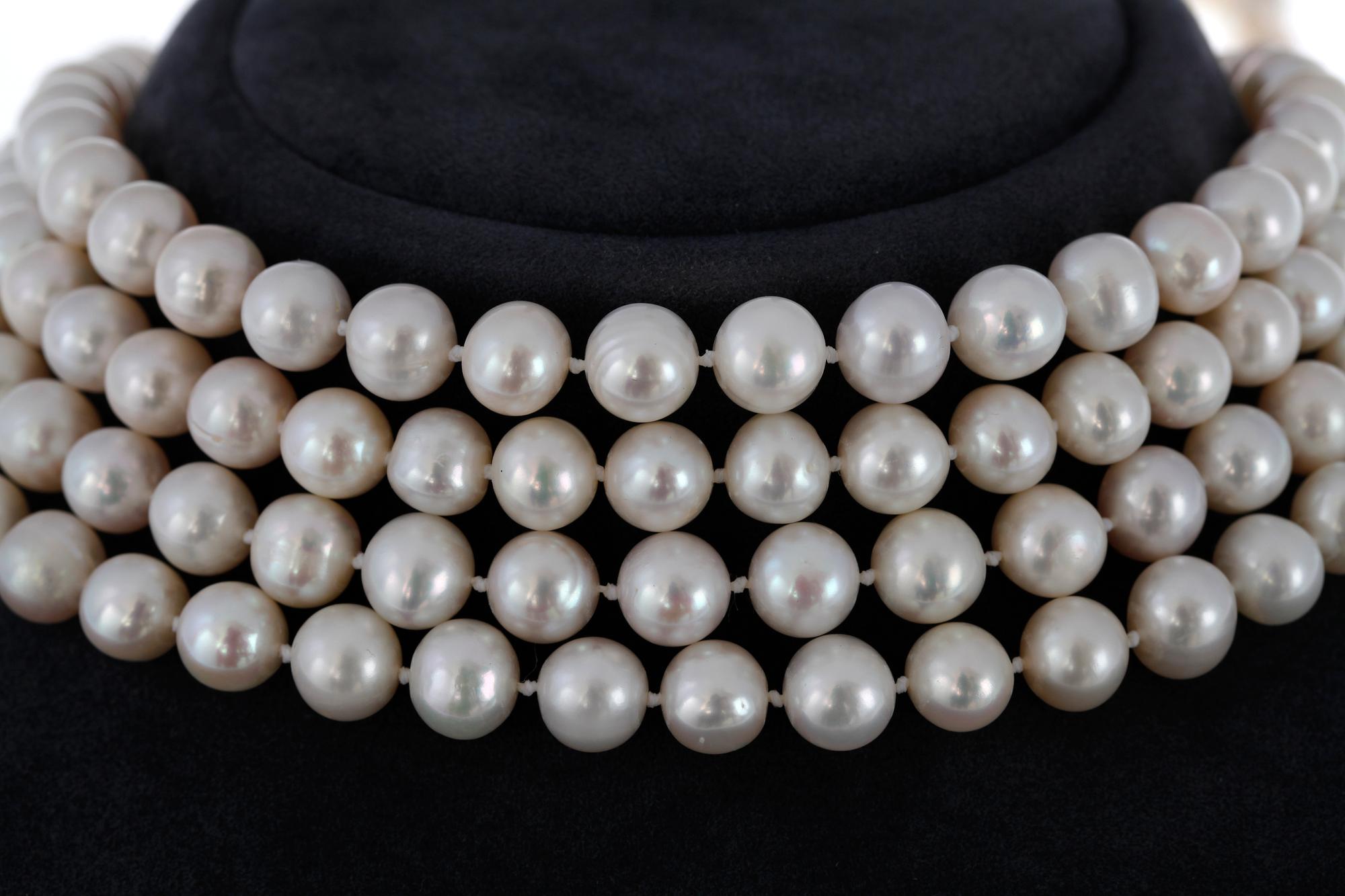 COLLIER, odlade kinesiska sötvattenspärlor, ca 10 mm. L. 200 cm.