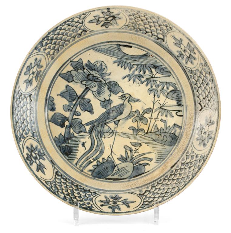 A blue and white Swatow charger, Ming dynasty.
