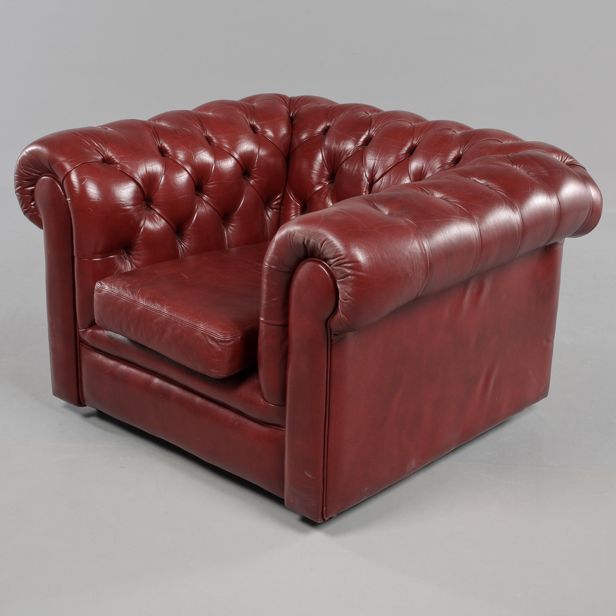 FÅTÖLJ Chesterfield-modell, 1900-talets sista del.