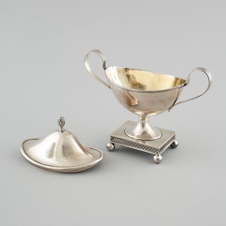 A silver sugar bowl and a silver dish from Sweden, first half of the 20th century.