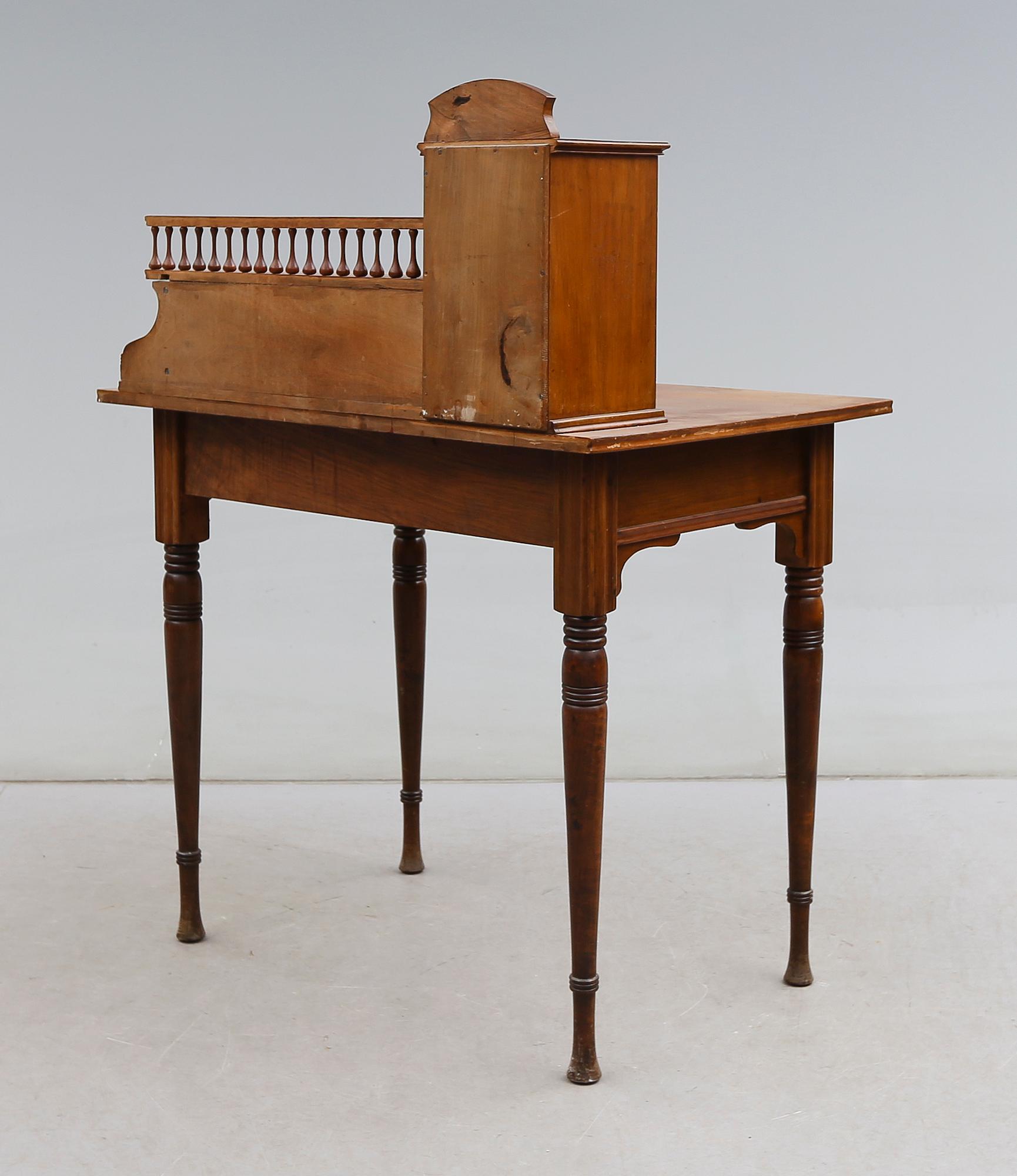 SKRIVBORD, 1900-talets första hälft.