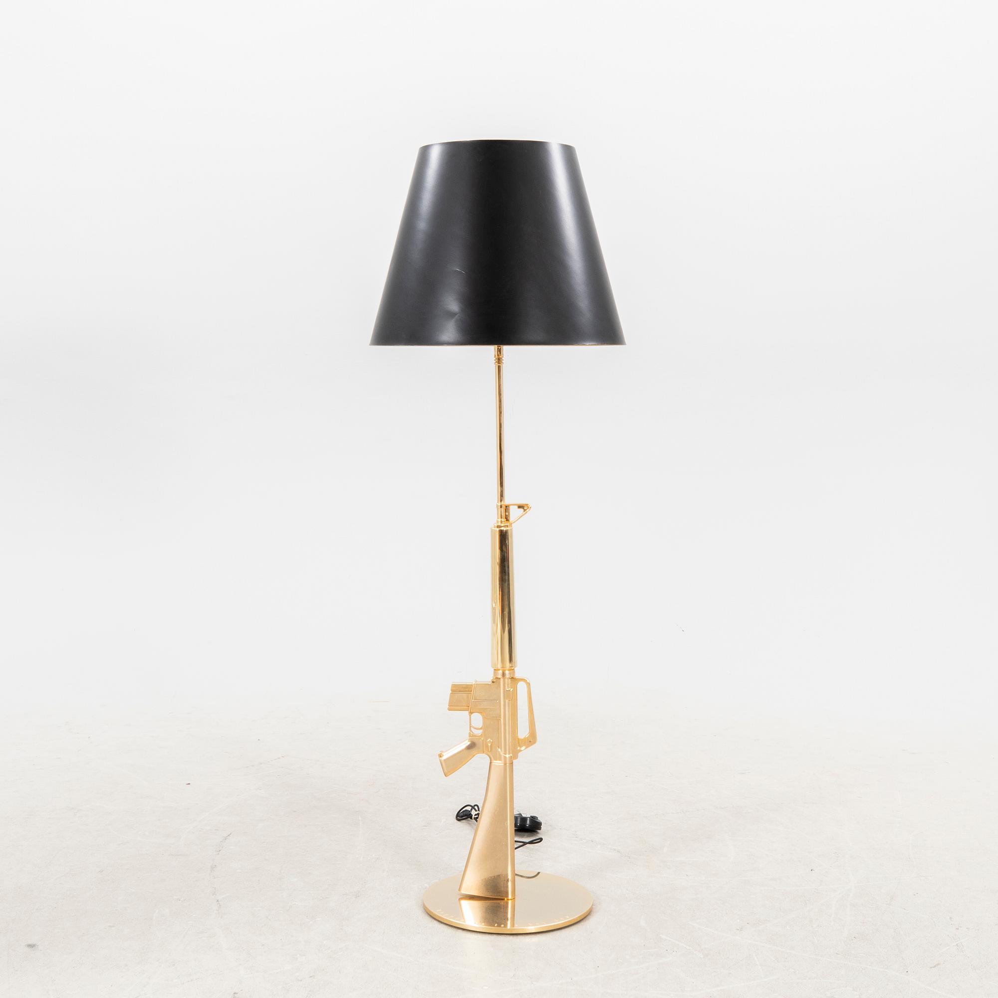 Philippe Starck, golvlampa, "Lounge Gun M 16", Flos, formgiven 2005.