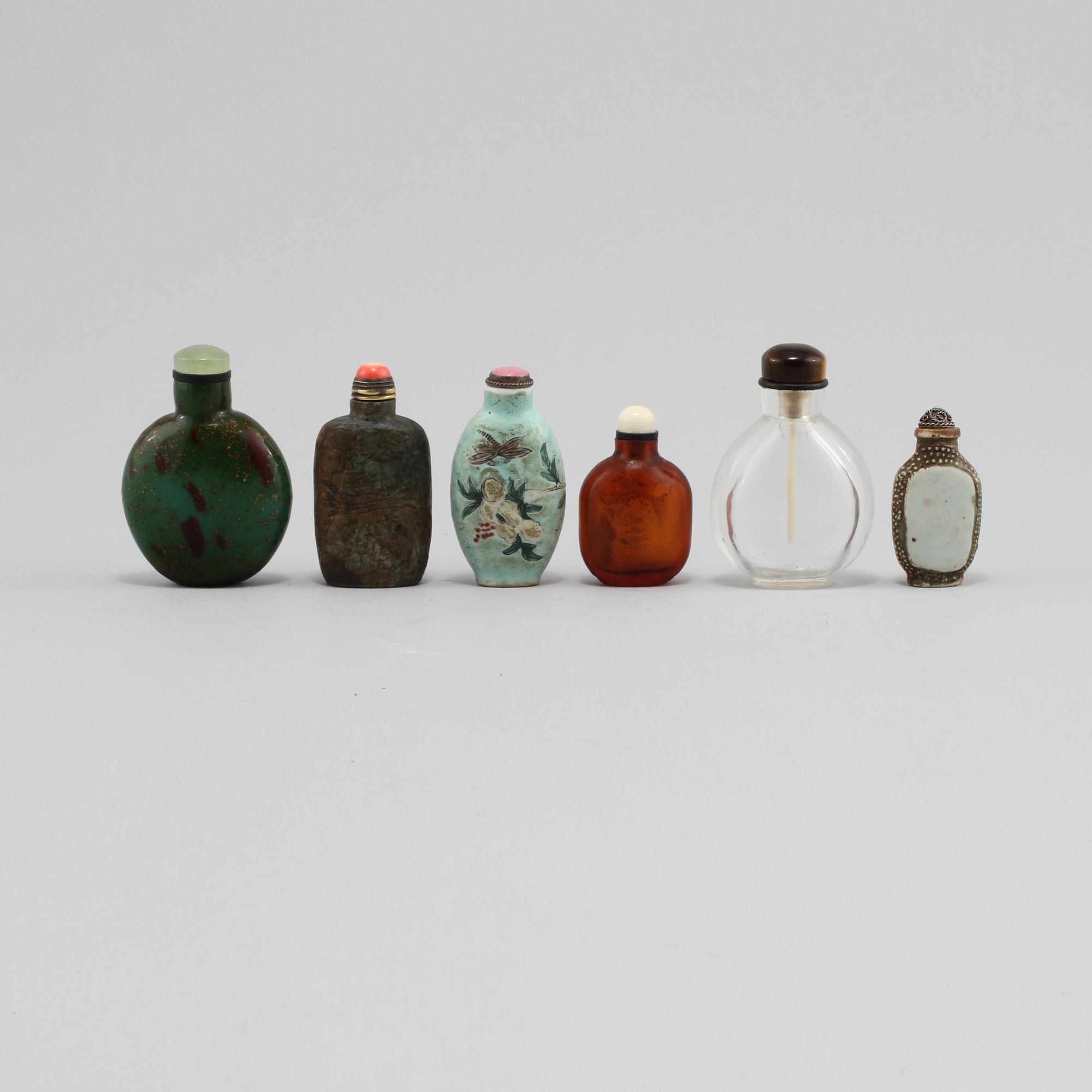 SNUSFLASKOR, 6 st, glas, porslin samt sten, 1800/1900-tal.