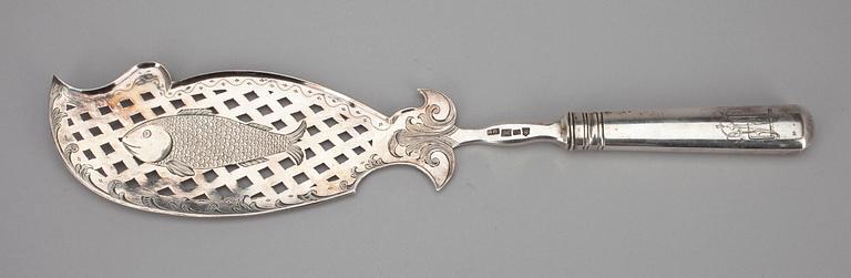 FISKSPADE, silver, kontrollstämplar Tartto 1855. Vikt 99,5 g.