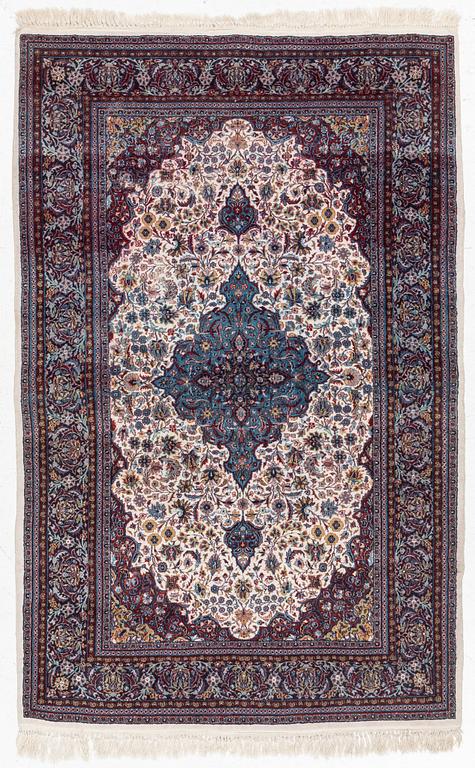 Carpet, Isfahan, 200 x 125 cm.
