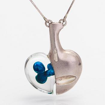 Björn Weckström, A sterling silver and acrylic necklace "Space apple". Lapponia 1978.