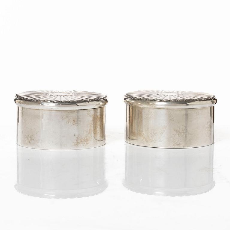 Gustaf Möllenborg, askar med lock, ett par, silver, empire, Stockholm 1833.