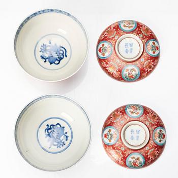 Skål, samt skålar med lock, porslin, Japan, Meiji (1868-1912).