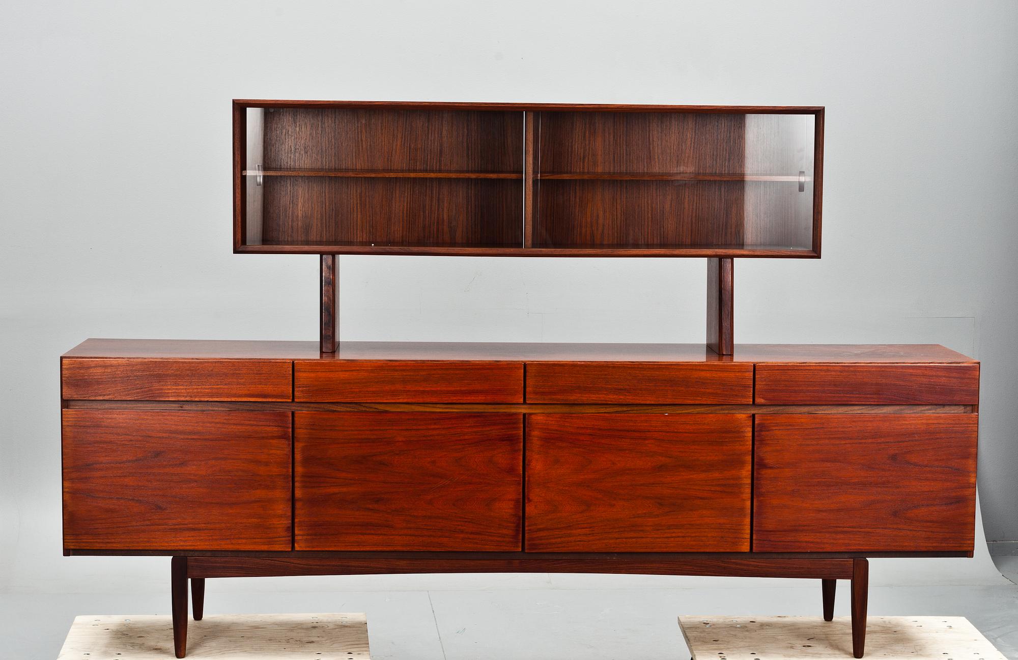 SIDEBOARD, Ib Kofoed Larsen, Faarup Möbelfabrik. Danmark, 1960-tal.