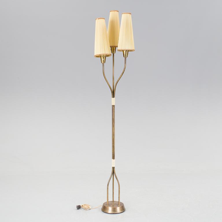 A brass standard lamp, 1950's/60's.