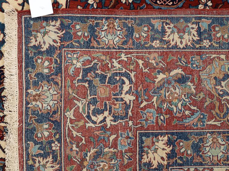 SEMI-ANTIQUE ESFAHAN.
