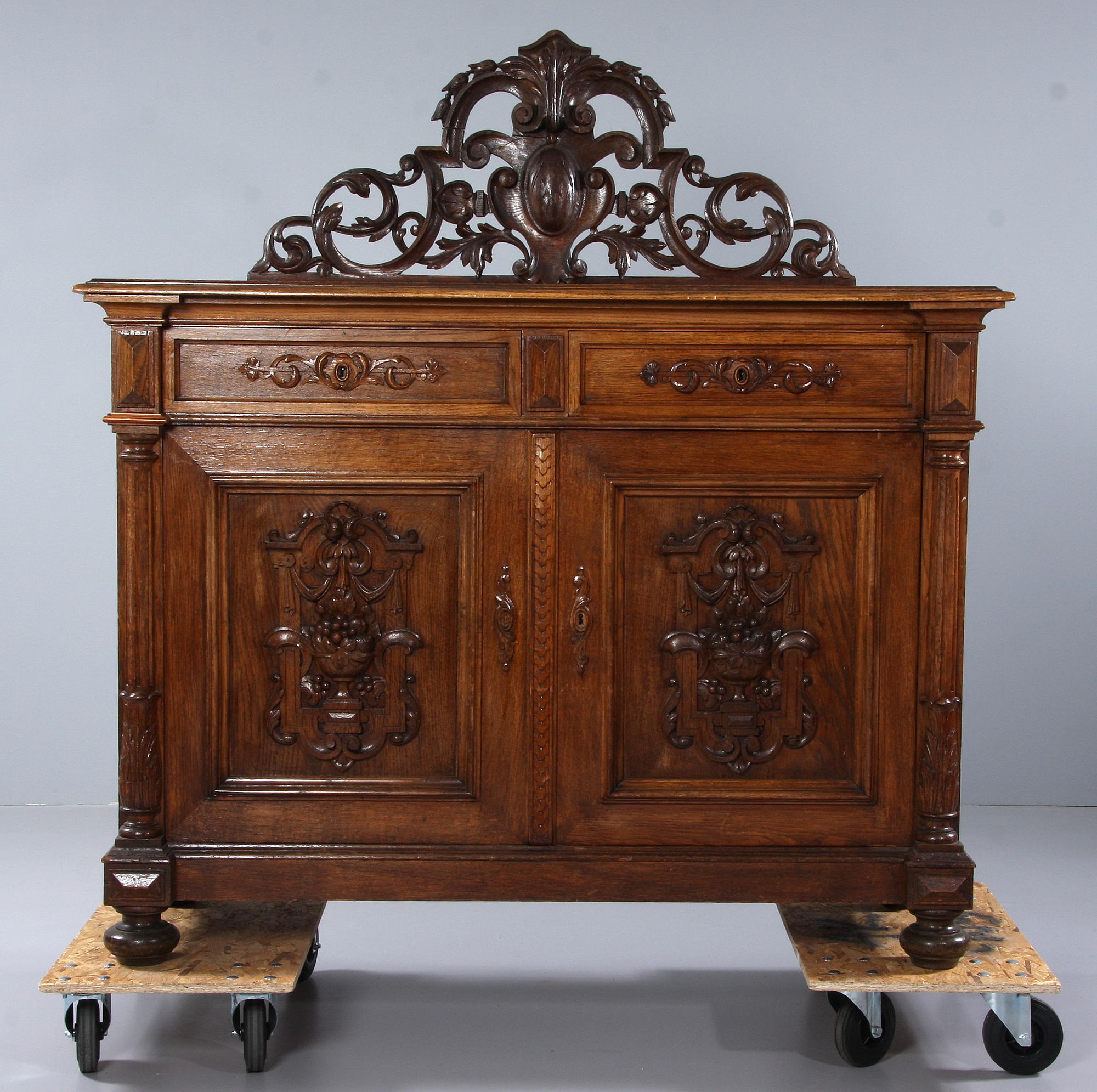 BUFFÉ, nyrenässans, 1800/1900-tal.