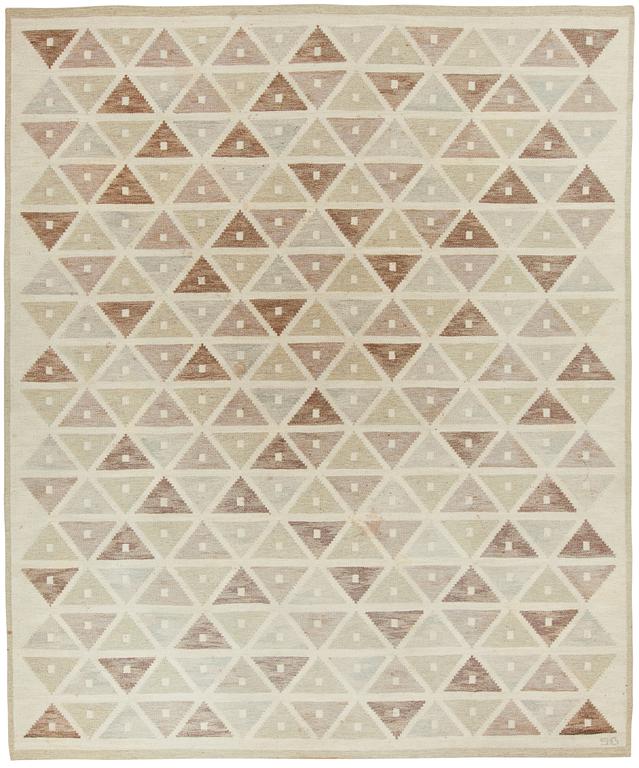 A CARPET, "Harlequin", flat weave, 382 x 318 cm, signed SB (Sigvard Bernadotte).