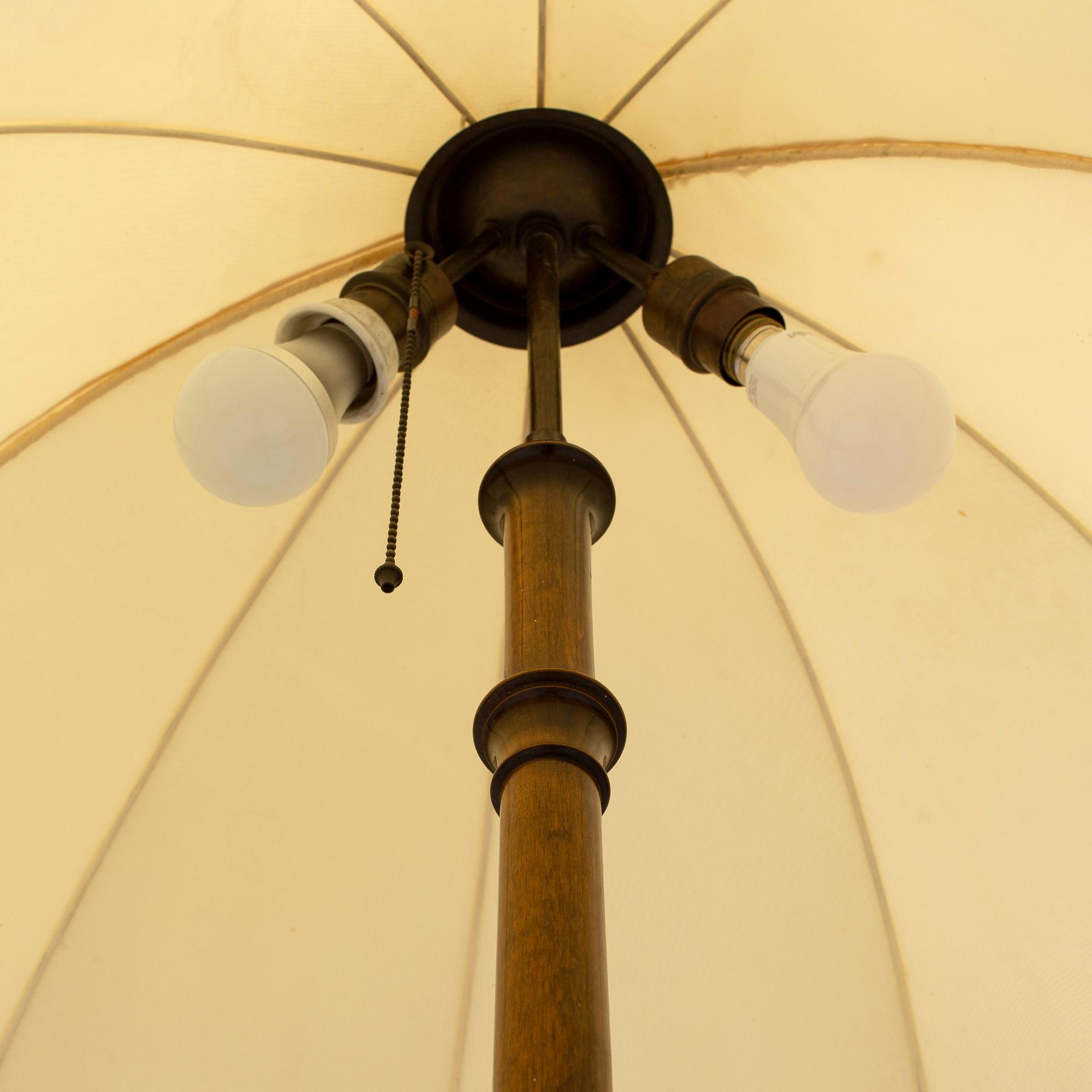 GOLVLAMPA/BORD, 1920-30-tal.
