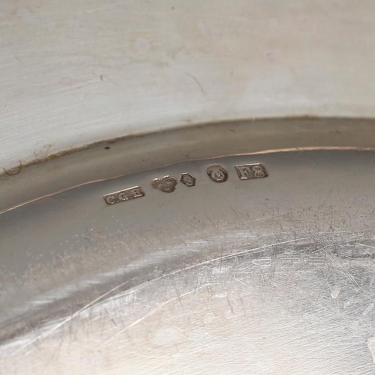 SKÅLAR OCH FAT, 3 delar, silver, rokokostil, bla C.G Hallberg, Stockholm, 1932. Ca 1238 gram.