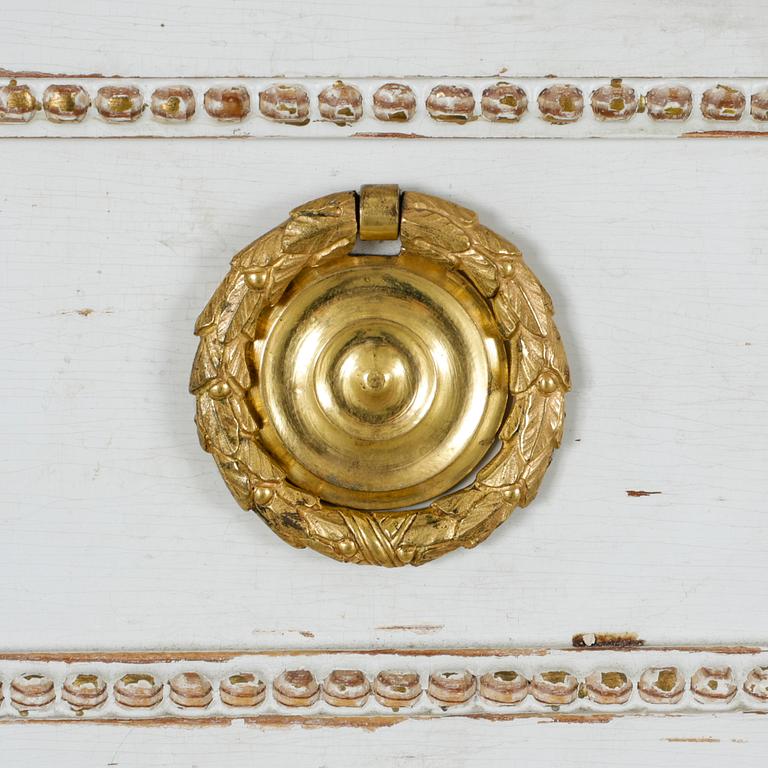 BYRÅ, gustaviansk stil, 1900-talets första hälft.
