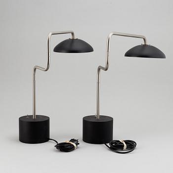 A pair of 'Suma' table lamps by Santa & Cole.