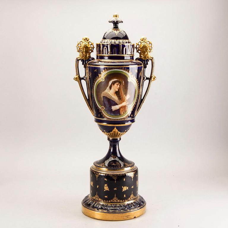 A possibly Vienna porcelain urn first half/mid 1900s.