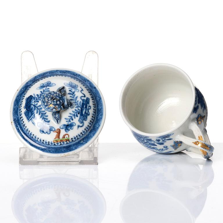 Cremekoppar med lock, sex stycken, kompaniporslin. Qingdynastin, omkring år 1800.