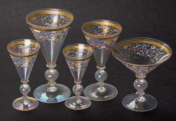 GLASSERVIS, 97 delar, Renässans-stil. Venedig, 1900-talets första hälft. Troligen Salviati & Co,