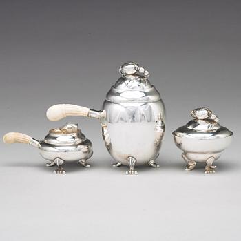 Georg Jensen, kaffeservis, 3 delar, "Magnolia/Blossom", Köpenhamn 1933-51, design nr 2A och 2C (sockerskål), sterling silver.