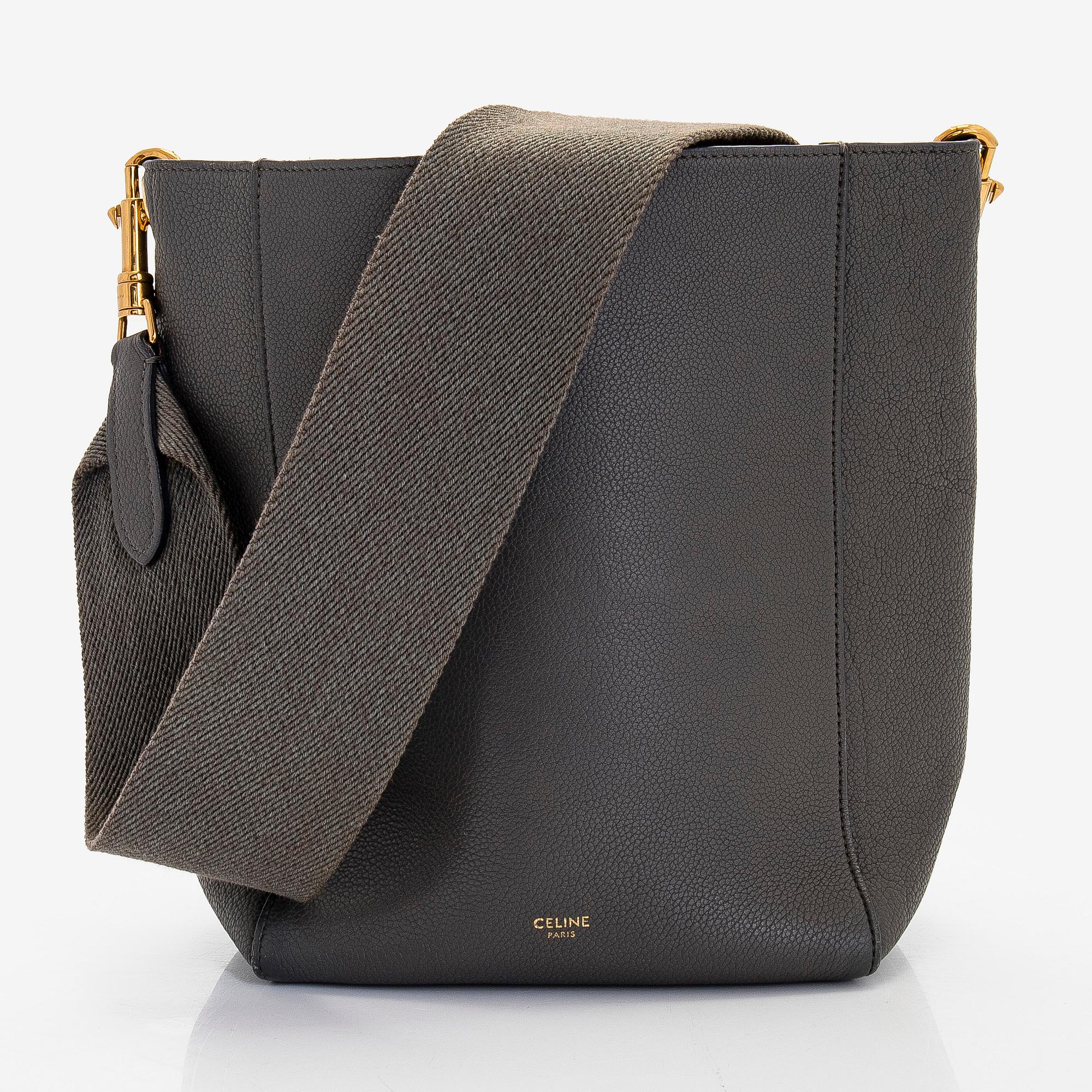 Céline, a "Seau Sangle Small" bag.