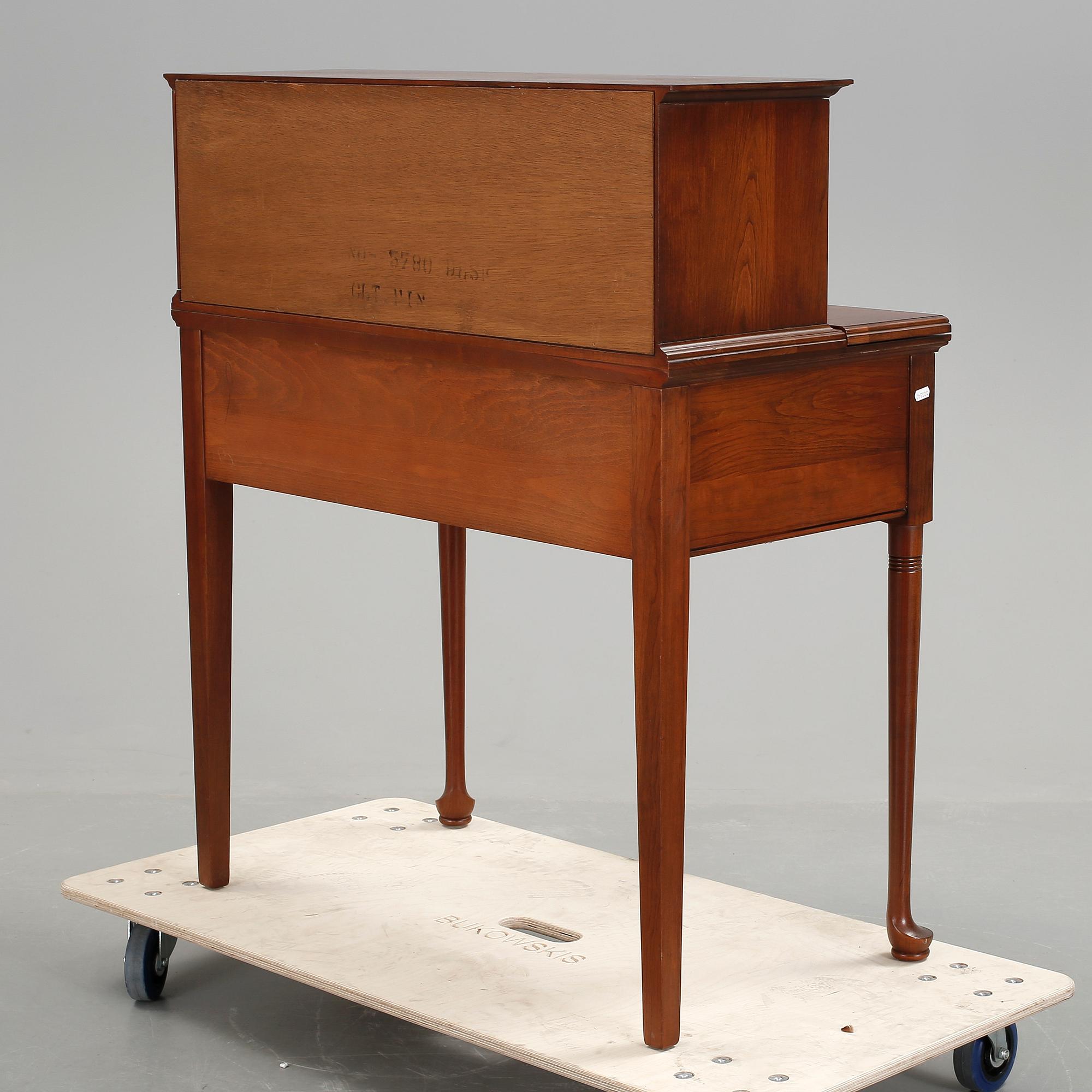 DAMSKRIVBORD, Pennsylvania house, 1900-talets andra hälft.