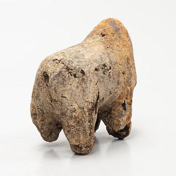 Twelve sculptures, reportedly from Makonde, Tanzania, Luba, Congo, and moore, from the second half of the 20:th century.