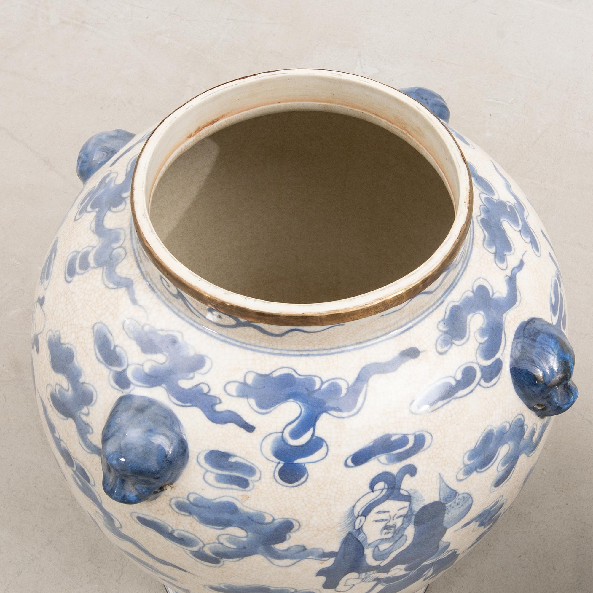 Vases with lids, 1 pair, China, late 20th century, porcelain.