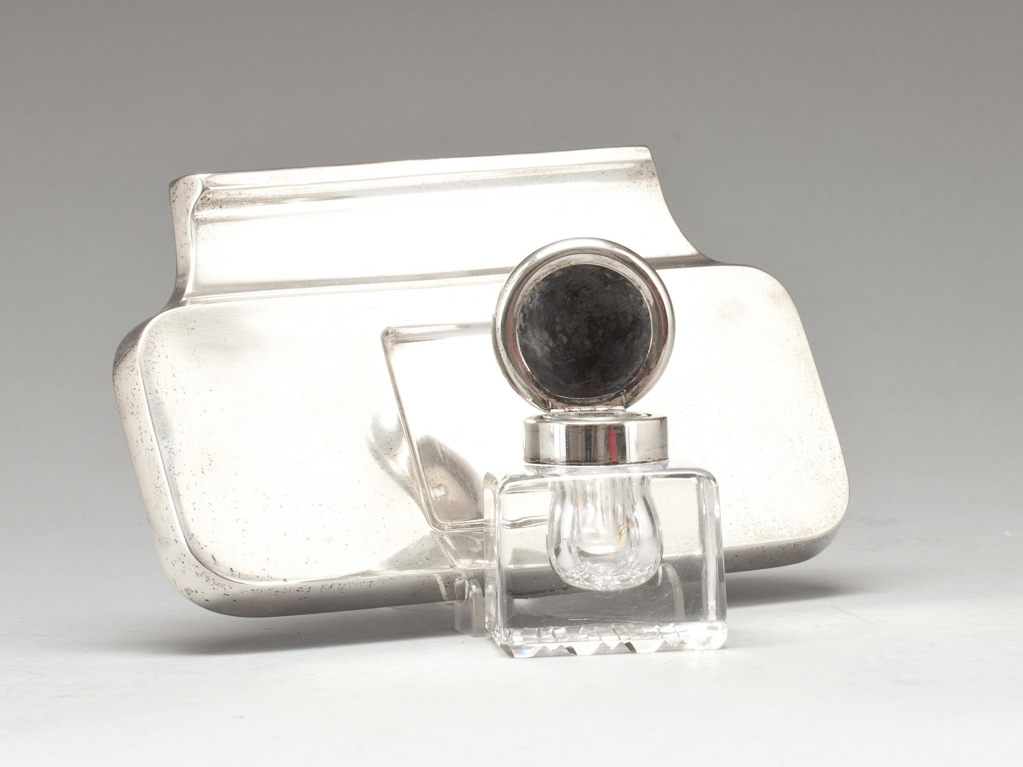 BRICKA samt BLÄCKHORN, silver och glas, A. Nilsson, Lund 1921.