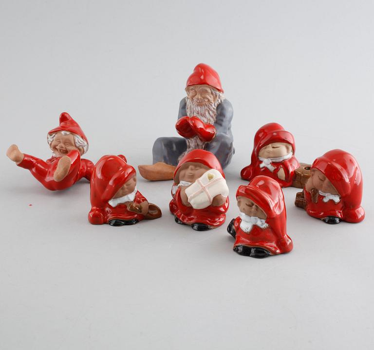 FIGURINER, 9 st, lergods, Ewa Jarenskog, Jie, Gantofta, omkring år 2000.
