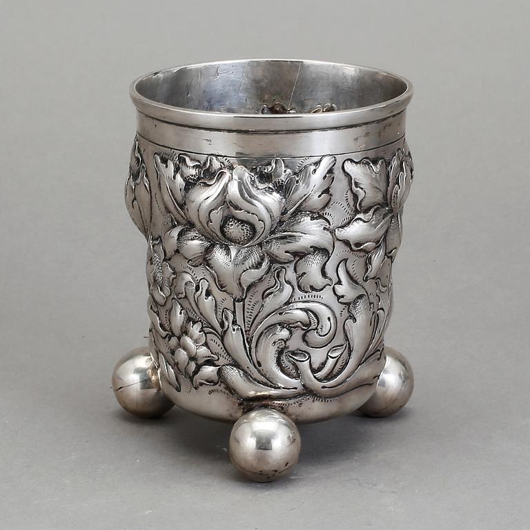 BÄGARE, silver, barockstil, troligen 1800-tal, fantasistämplar. Vikt 342 gr.