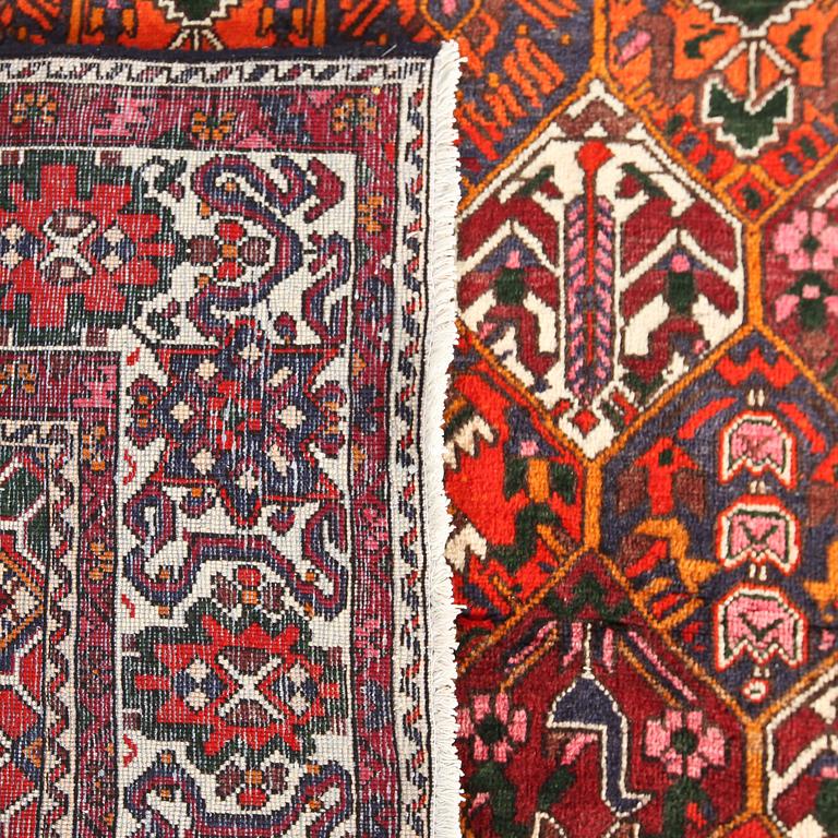 MATTA, Bachtiari, 320x212 cm, 1900-talets sista del.